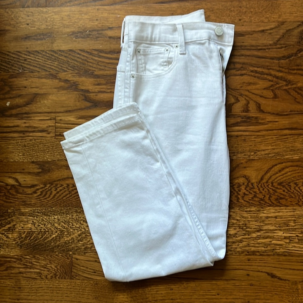 Gap Denim white ankle jeans size 29regular button closure